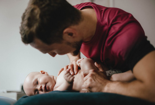 Kiedy warto udać się ze swoim niemowlakiem do fizjoterapeuty?